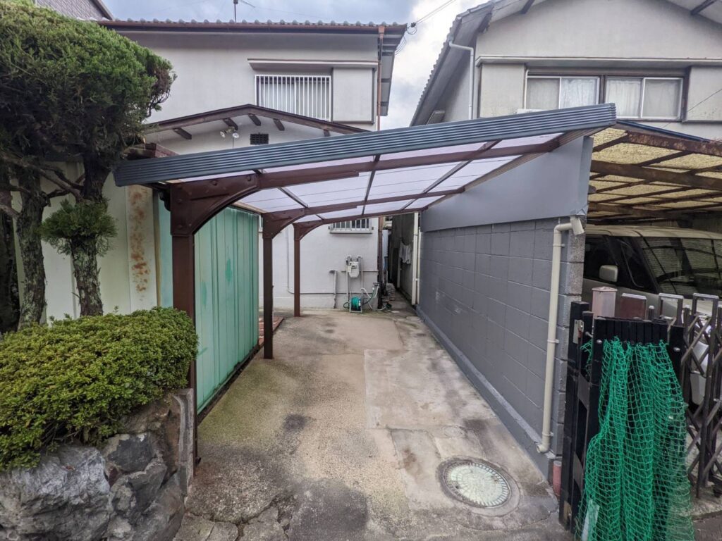 橿原市新口町カーポートトタン張り替え工事