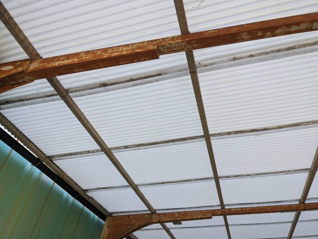 橿原市新口町カーポートトタン張り替え工事