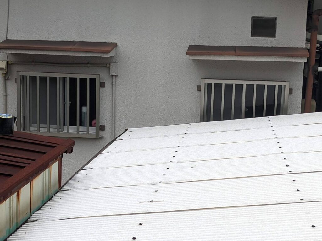 橿原市新口町カーポートトタン張り替え工事