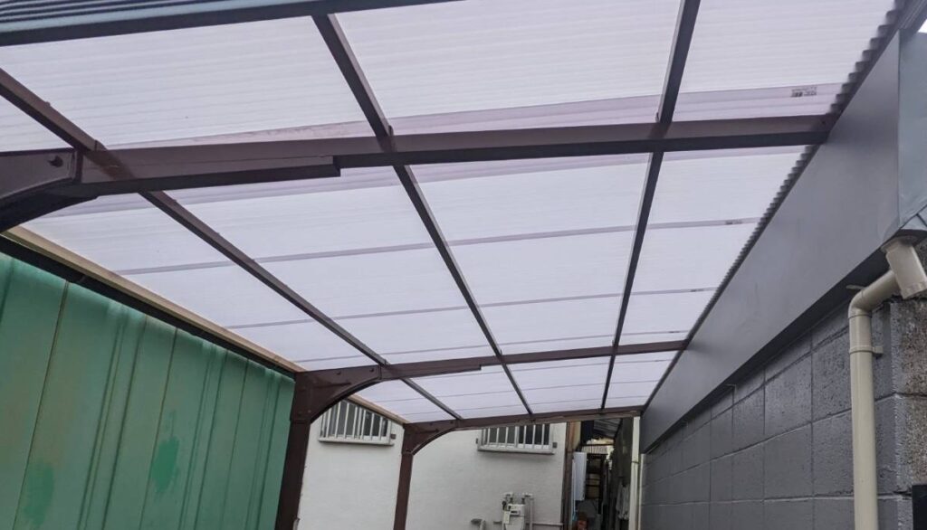 橿原市新口町カーポートトタン張り替え工事