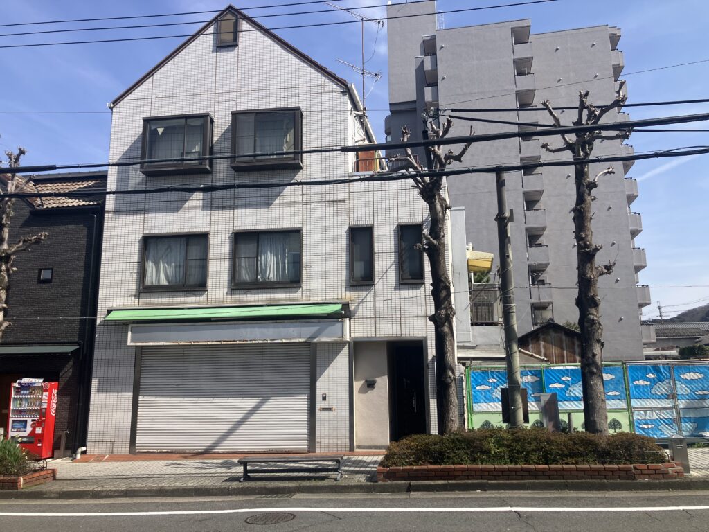 桜井市桜井店舗付き住宅